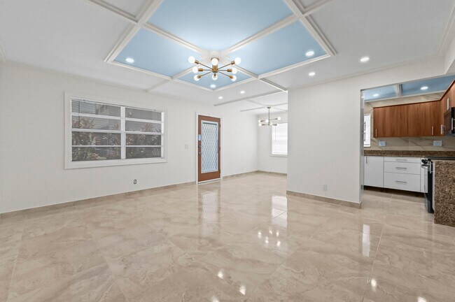Building Photo - 551 Normandy L
