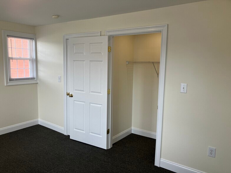 Building Photo - 509 Pine St