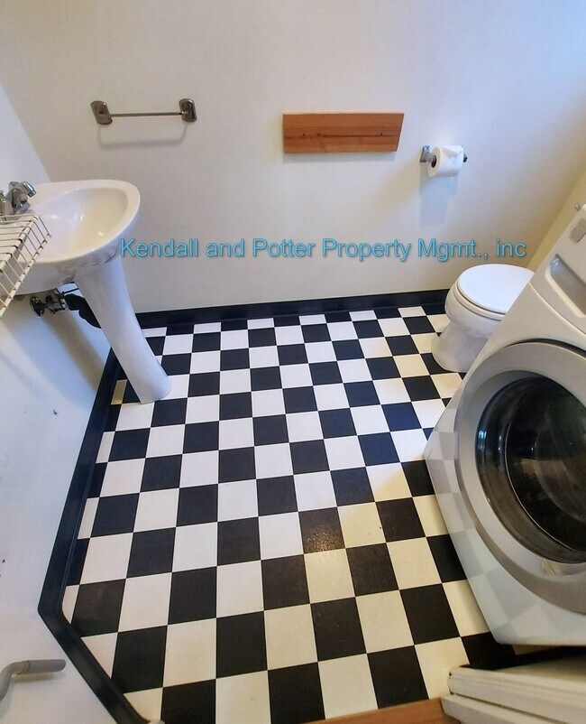 Building Photo - Delightful 3bed/2.5bath home in Rio Del Mar