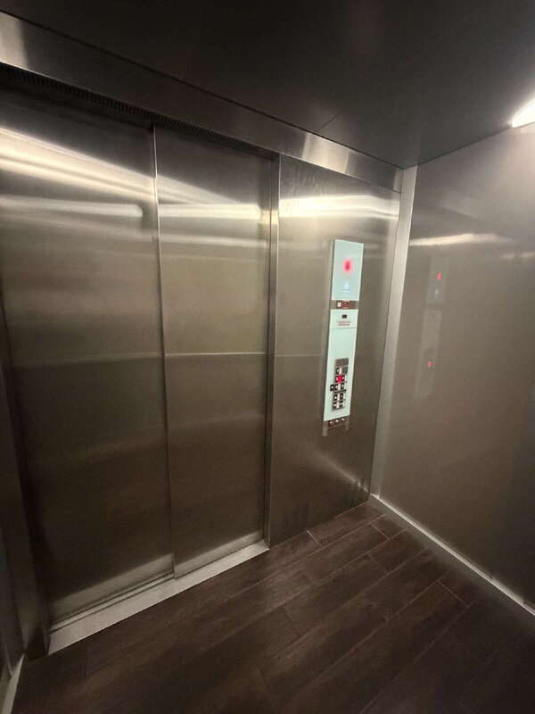 Building Photo - 1107 S Walter Reed Dr