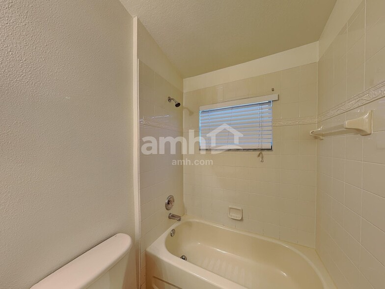 Building Photo - 2248 Roanoke Springs Dr