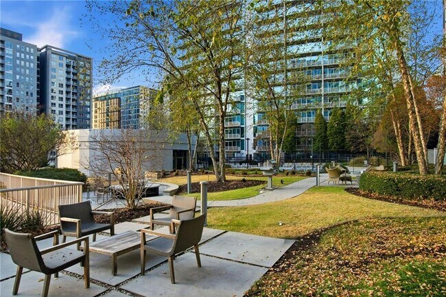 Building Photo - 44 Peachtree Pl NE