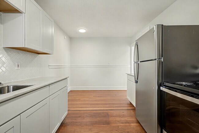 Building Photo - 2323 Park St