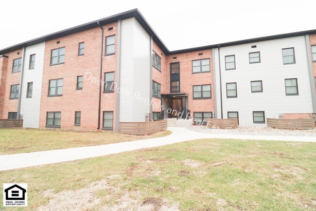 Building Photo - 1823 Griswold Dr