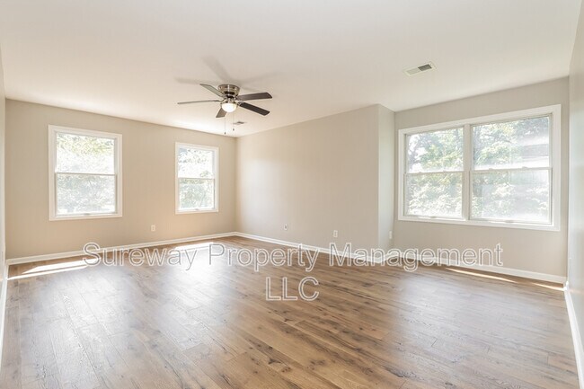 Building Photo - 2 Lucha Ct