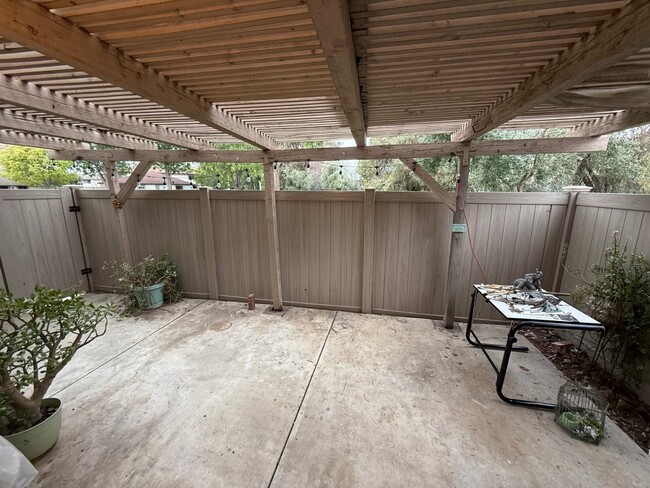 Primary Photo - 1669 Tiburon Ct