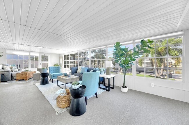 Building Photo - 1015 Spindle Palm Way