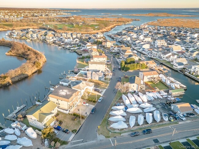 Building Photo - 2812 Ocean Ave