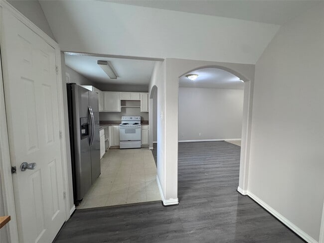 Building Photo - 12424 Sunlit Wood Way