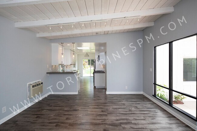 Building Photo - Gorgeous 3 br Home in Del Mar with W/D In ...