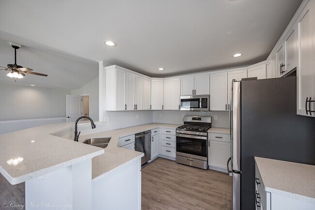 Building Photo - 2217 Concord Dr