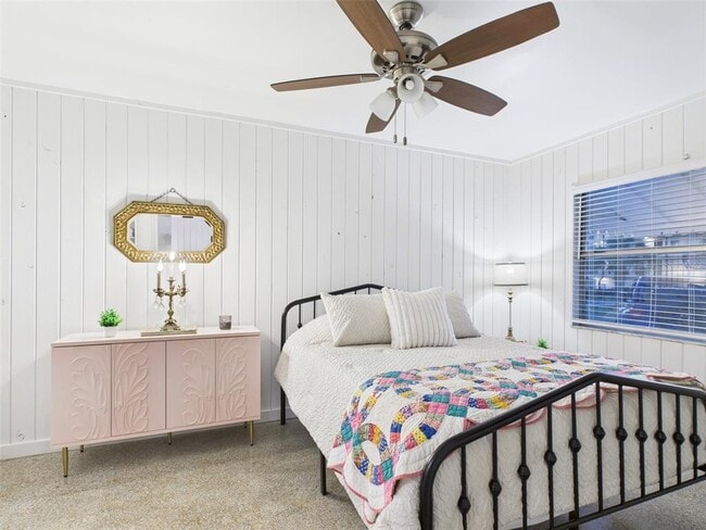 Building Photo - 222 7th St NW