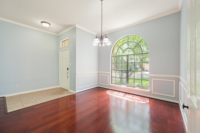 Building Photo - 5827 Willow Park Dr