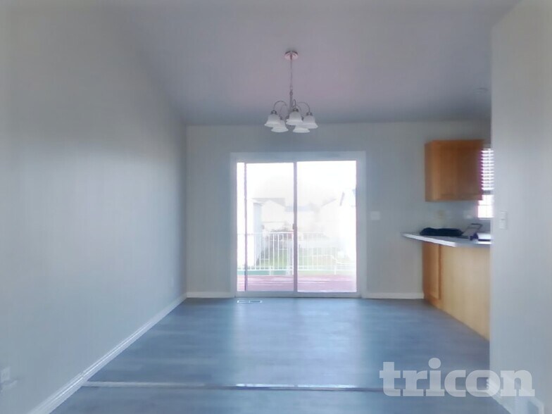 Building Photo - 5447 Midland Dr