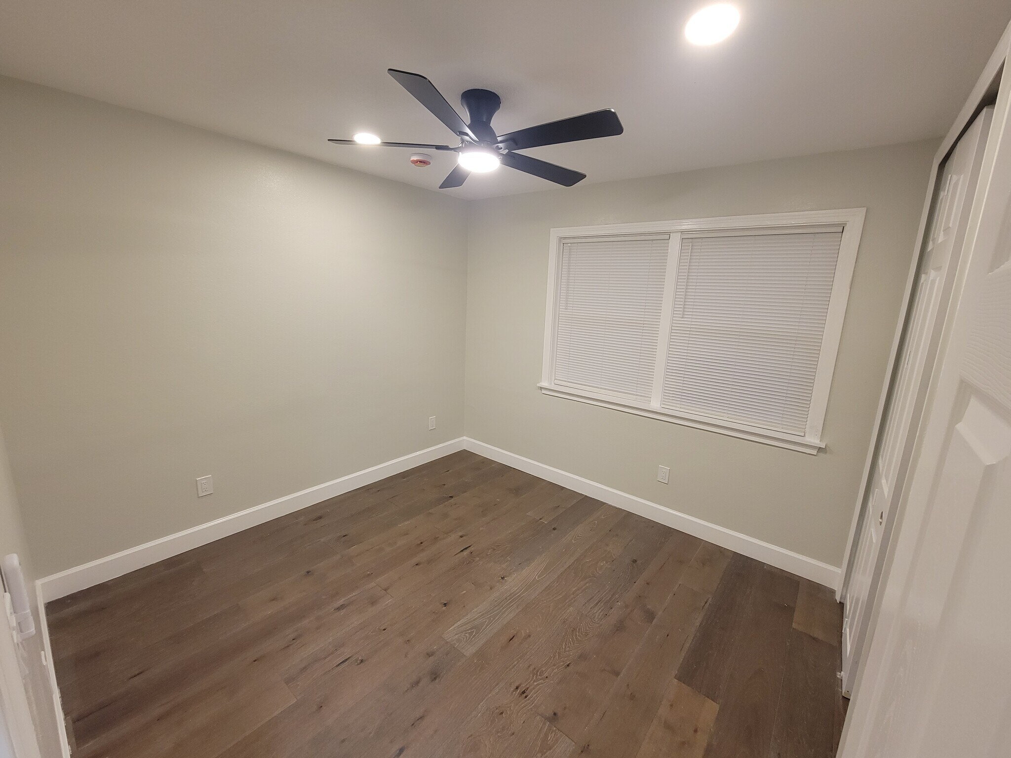 Building Photo - 611 Tanglewood St