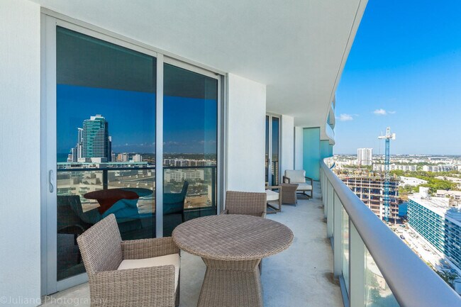 Building Photo - 4011 S Ocean Dr