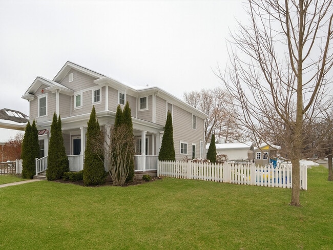 Building Photo - 420 Evanston Ave