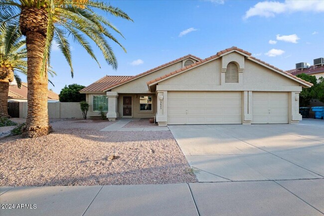 Building Photo - 5623 E Gelding Dr