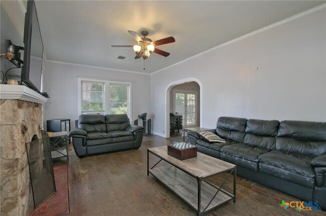 Building Photo - 320 E Faust St