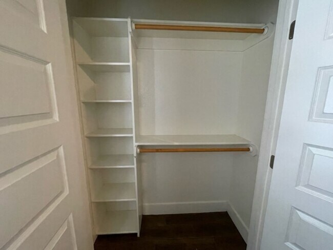 Building Photo - Charming 3-bedroom, 3-bathroom