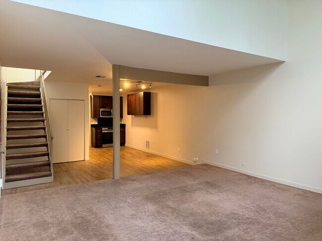 Building Photo - 33938 Alcazar Dr