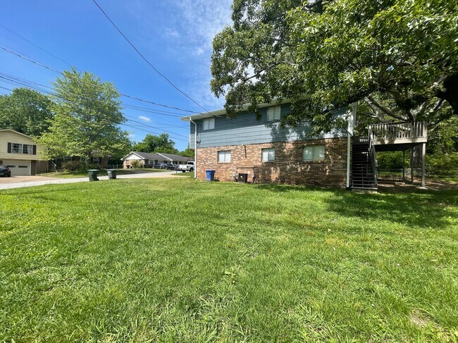 Building Photo - 3927 Bowman Ln