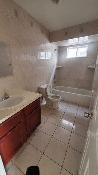 Building Photo - 36 Mersereau Ave