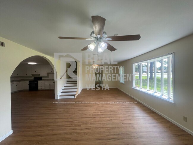Building Photo - 6712 Hawkinsville Rd