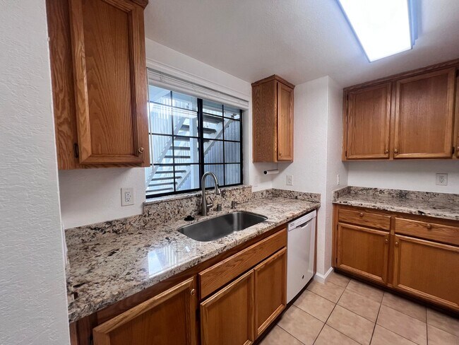 Building Photo - STUNNING 1BD/1BA TOWNHOUSE IN FREMONT CA!!!!