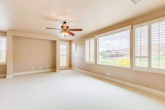 Building Photo - Live The Red Rock Country Club Lifestyle!!