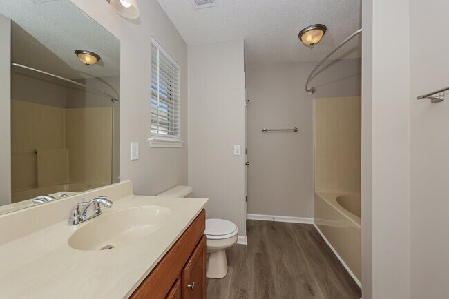 Building Photo - 5356 Sunnyvale Dr