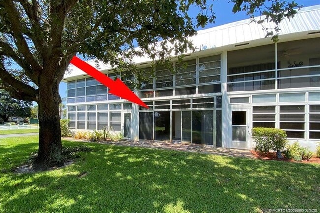 Building Photo - 2929 SE Ocean Blvd