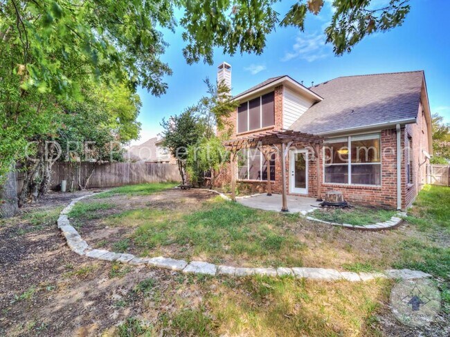 Building Photo - 520 Arcadia Dr