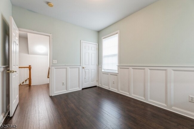 Building Photo - 101 Taft Ln