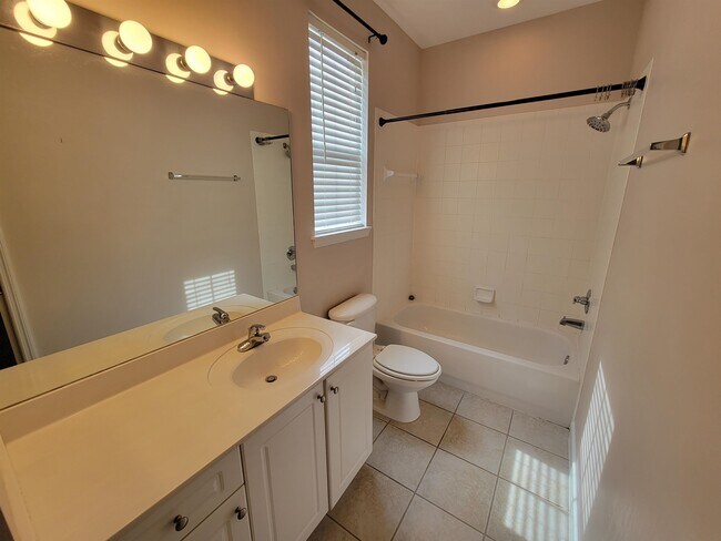 Building Photo - 4378 Grove Park Dr