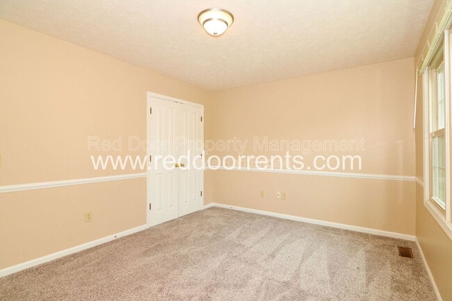 Building Photo - 12854 S Fleetwood Dr