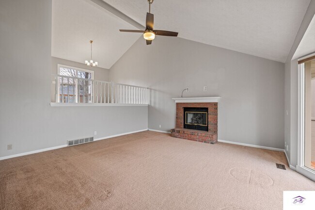 Building Photo - AVAILABLE NOW!