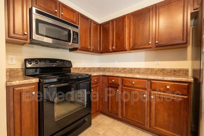 Building Photo - 36 Ackland Dr