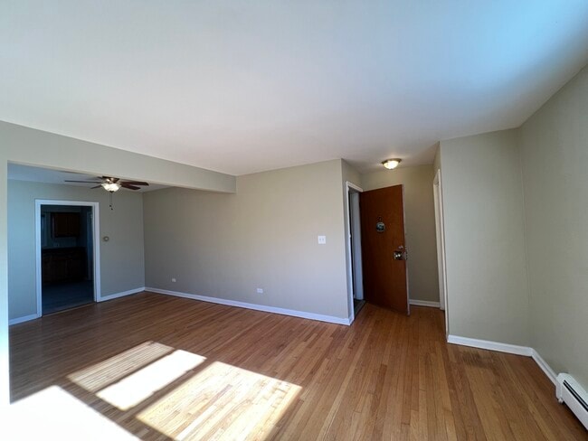 Building Photo - 560 Princeton St