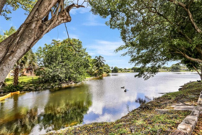 Building Photo - 2719 NW 39th Terrace