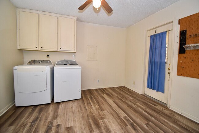 Building Photo - Centrally Located 3 Bed 1.5 Bath Home in Ruston