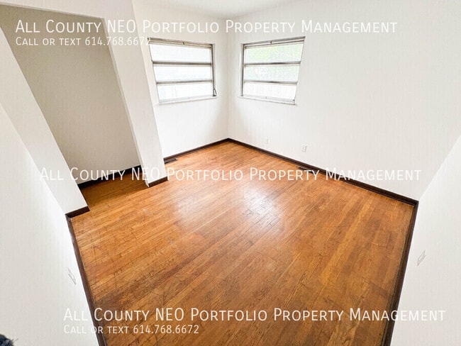 Building Photo - 400 S Highland Ave