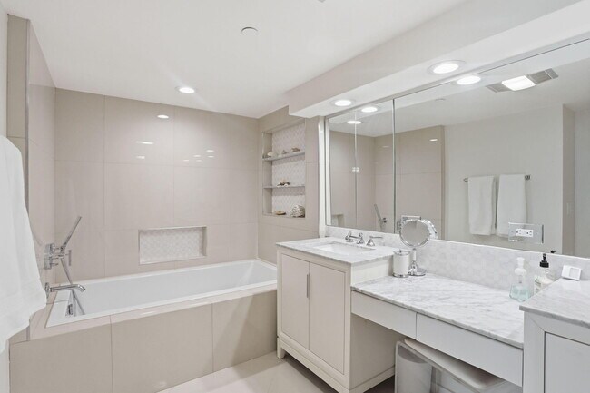 Building Photo - 3210 S Ocean Blvd