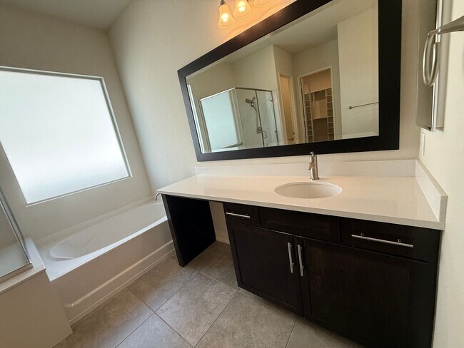 Building Photo - Dell Webb Home at Sun City ,3 Bedrooms, 3 Bathrooms, On Golf Course
