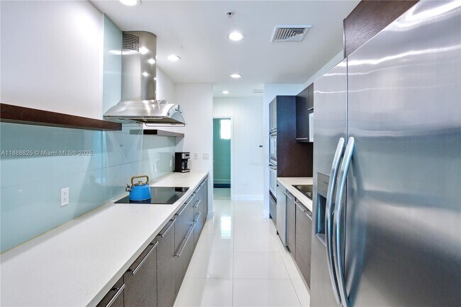 Building Photo - 7928 East Dr