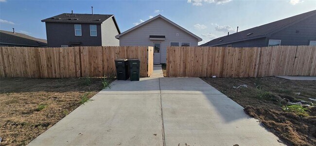 Building Photo - 446 Sormonne Lp