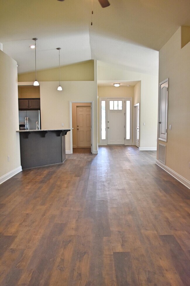Building Photo - 211 Brandywine Rd