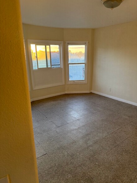 Building Photo - 5164 Imperial Ave