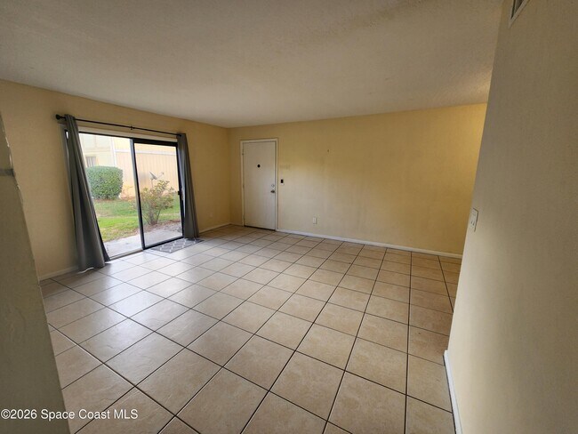 Building Photo - 2130 Forest Knoll Dr NE