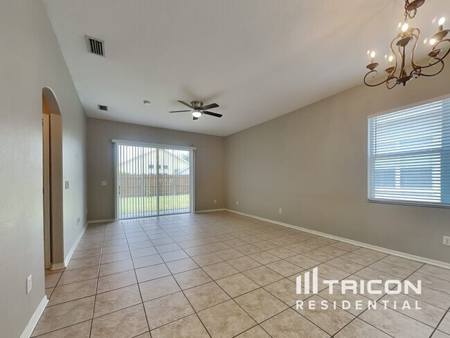 Building Photo - 5547 Braddock Dr